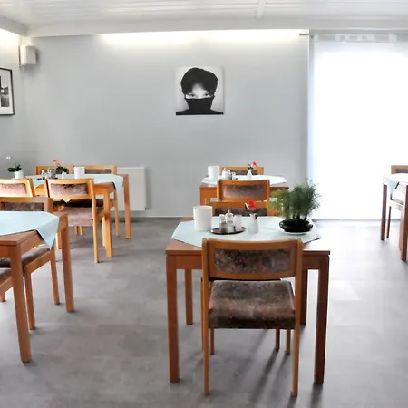 Otel Garni Haus Dornheim 3*